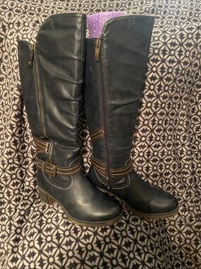 Spring Step Knee High dark blue with chocolate brown straps.